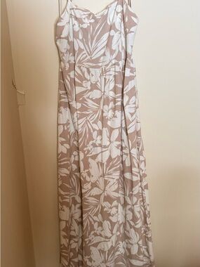Monteau Beige and White Floral Maxi Dress